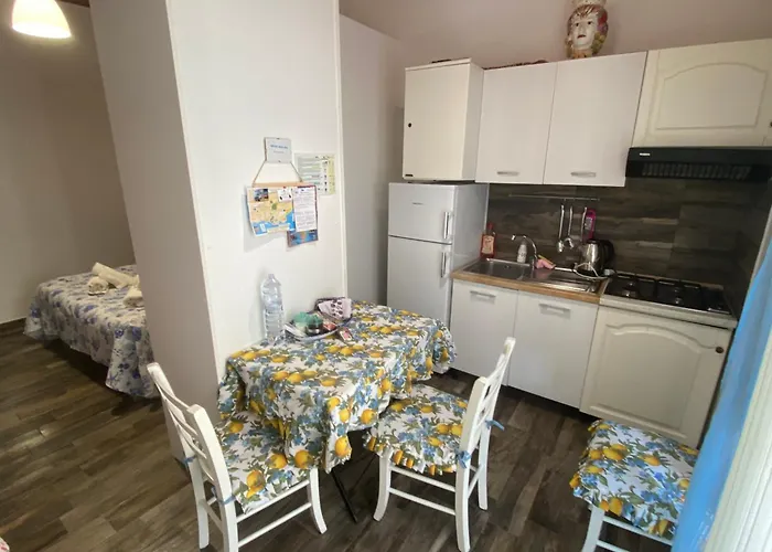 Apartment Centro Storico 5 Mins From Port Casa Celeste Lipari (Isola Lipari)